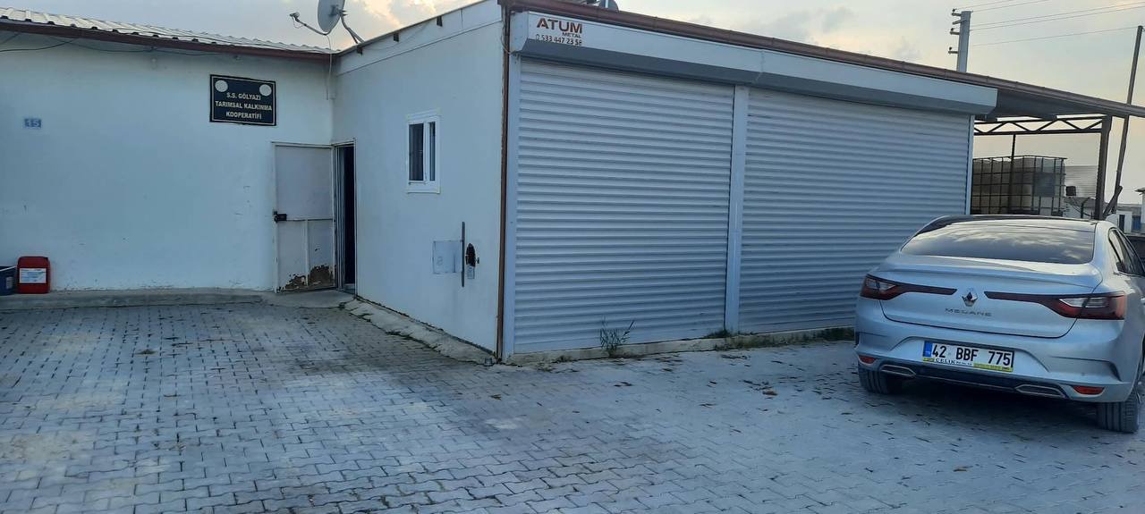 Gölyazı kooperatif tesisinin dış görünümü